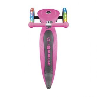 Patinete plegable Primo rosa con luces en las ruedas Globber