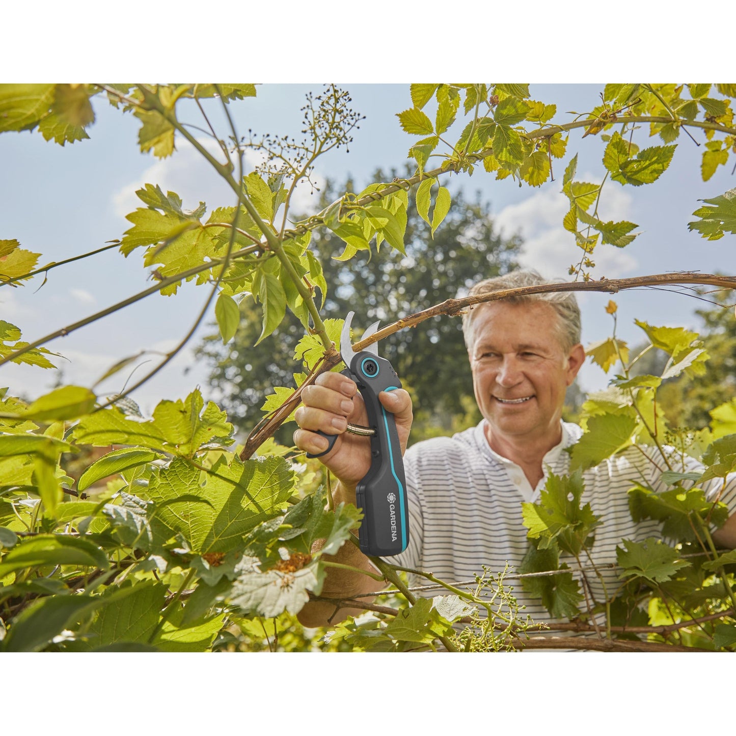 Tijera de poda a batería AssistCut GARDENA