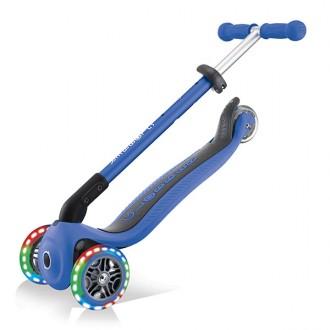 Patinete plegable Primo azul con luces en las ruedas Globber