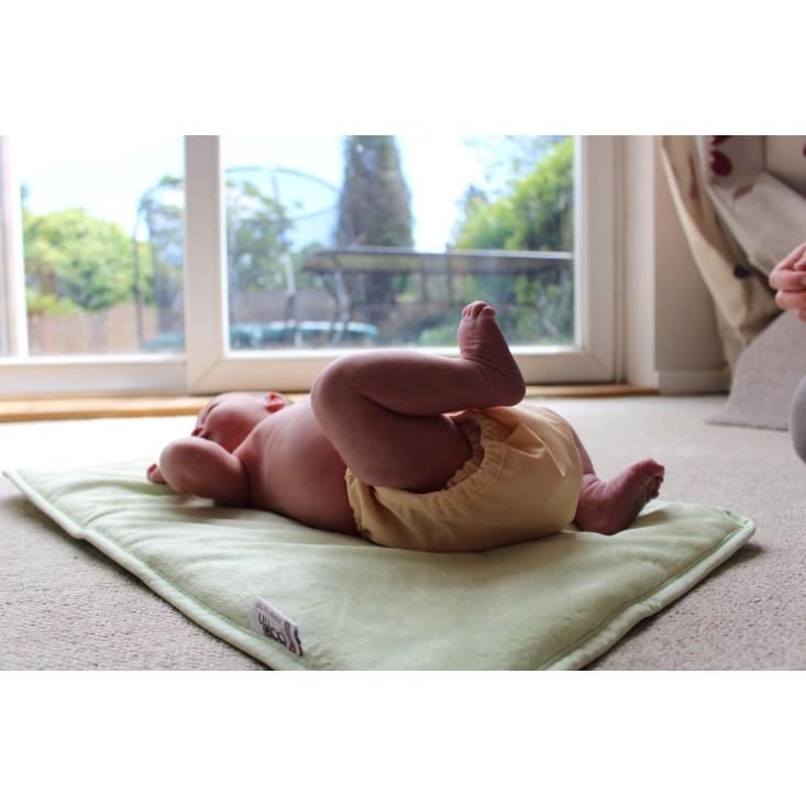 Pack 16 pañales lavables para recién nacido con 6 cobertores y 10 absorbentes Close Parent