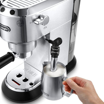 Delonghi Cafetera Bomba Espresso Dedica Style EC685.M plateada