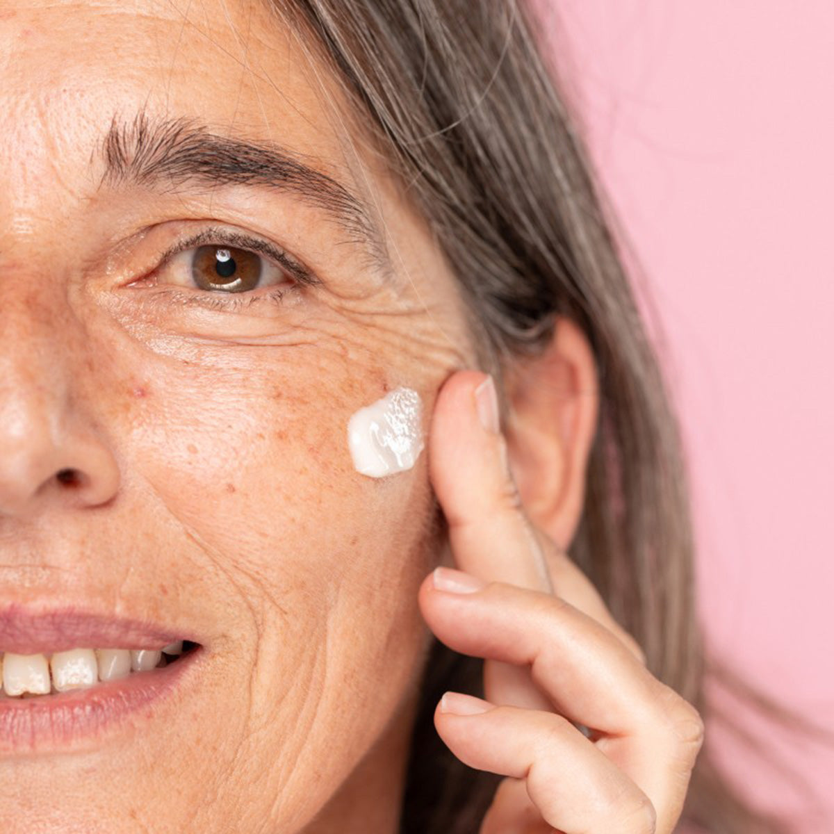 Crema Facial Tratamiento Despigmentante Lotus Radiance Darkspot Freshly 50ml