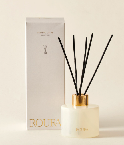 Ambientador mikado vainilla y tonka en frasco rayado amarillo Roura 100 ml