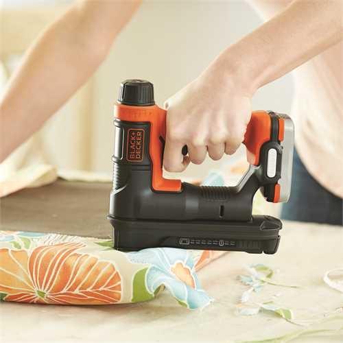 Grapadora clavadora 12 V Black +Decker